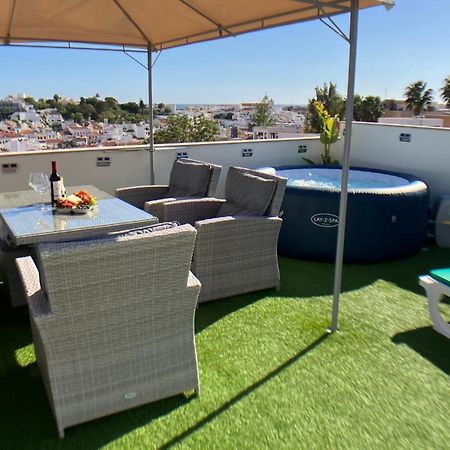 פראגודו Apartment Beta - 2 Bedrooms, Private Rooftop Patio With Hot Tub, Bbq And View מראה חיצוני תמונה