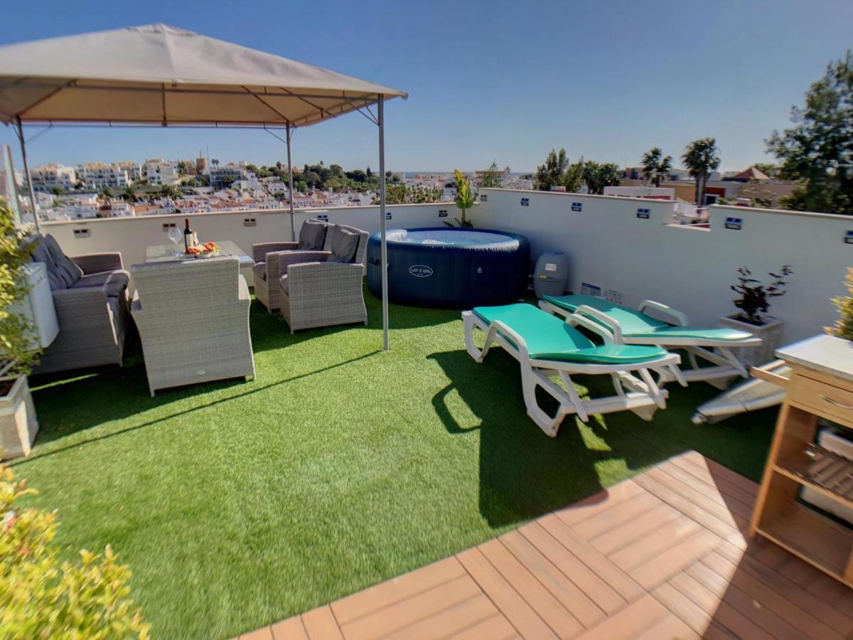 פראגודו Apartment Beta - 2 Bedrooms, Private Rooftop Patio With Hot Tub, Bbq And View מראה חיצוני תמונה