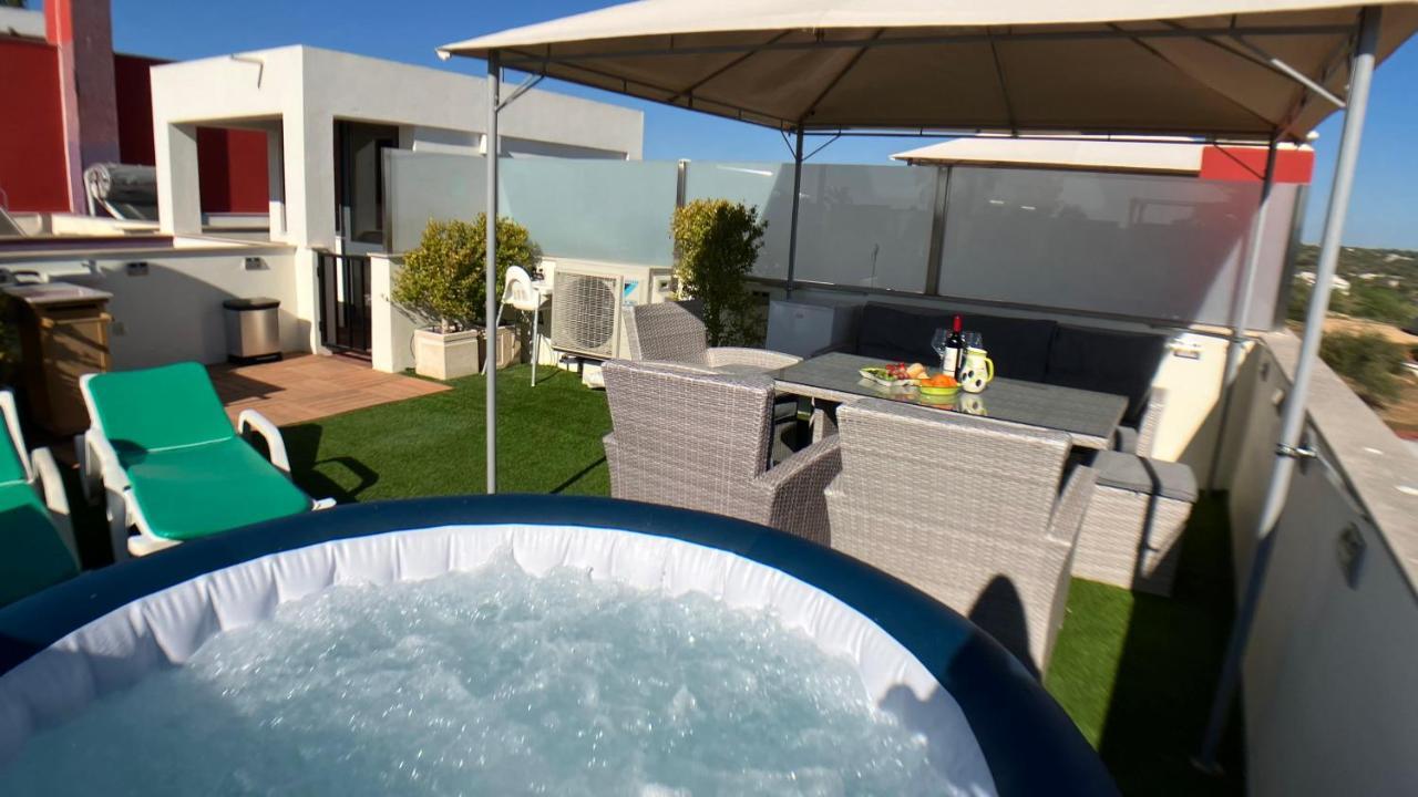 פראגודו Apartment Beta - 2 Bedrooms, Private Rooftop Patio With Hot Tub, Bbq And View מראה חיצוני תמונה
