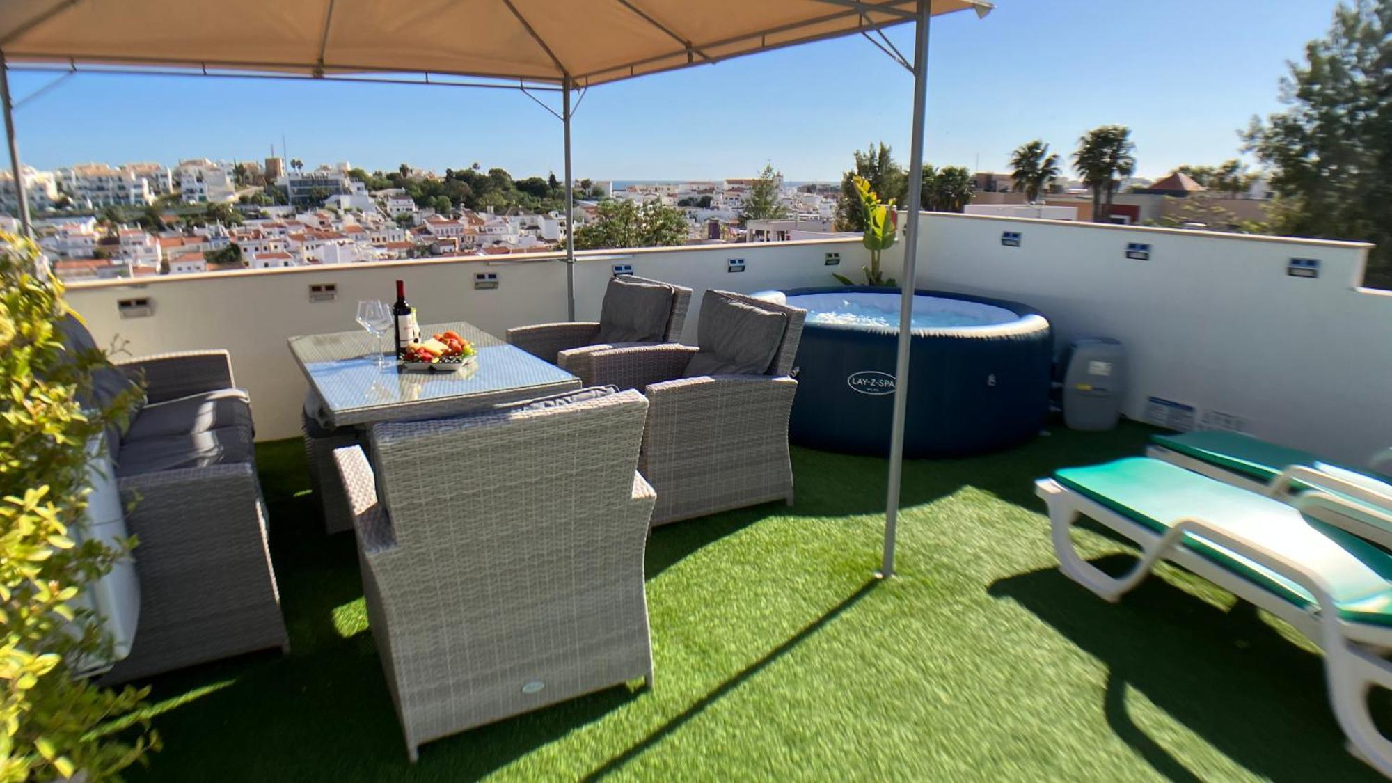 פראגודו Apartment Beta - 2 Bedrooms, Private Rooftop Patio With Hot Tub, Bbq And View מראה חיצוני תמונה